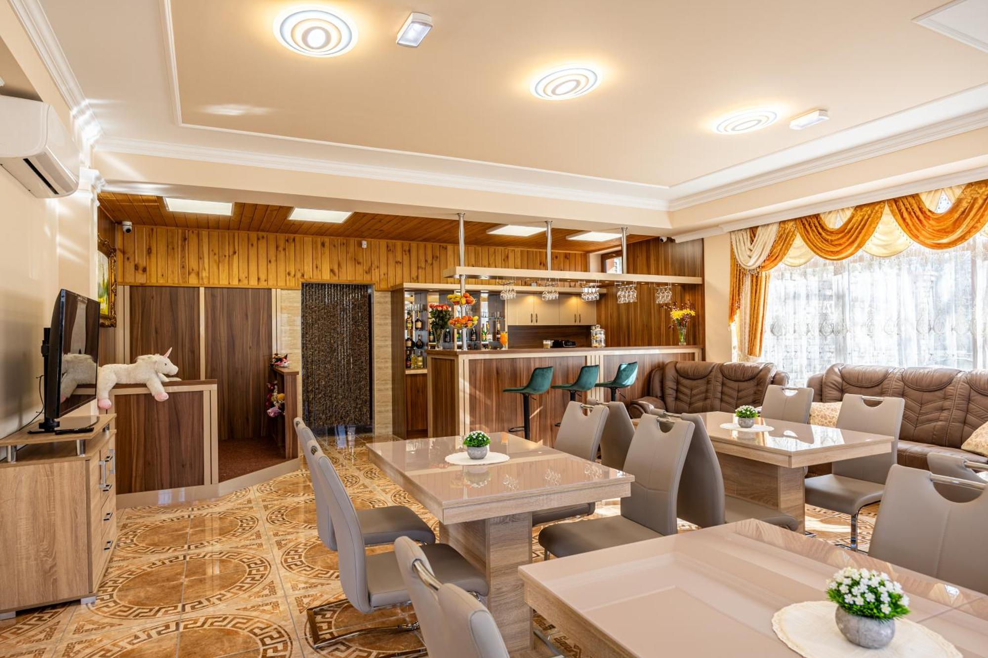 Tiszakécske Voeroes Alom Panzio B&B 외부 사진
