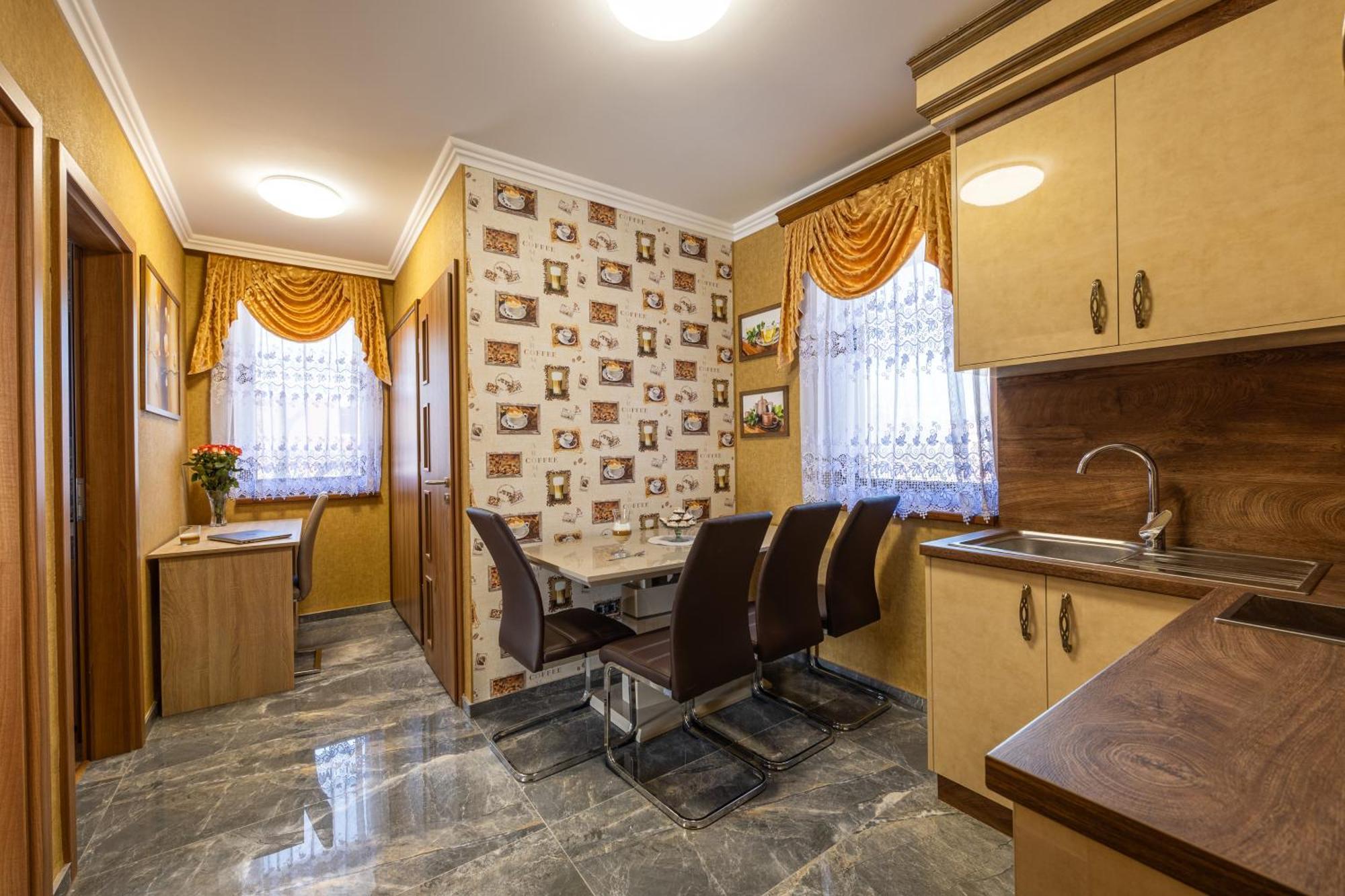 Tiszakécske Voeroes Alom Panzio B&B 외부 사진